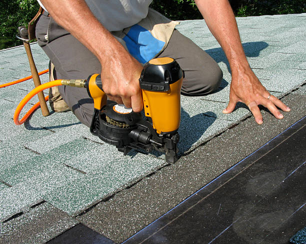 Best Shingle Roofing Installation  in Saylorville, IA